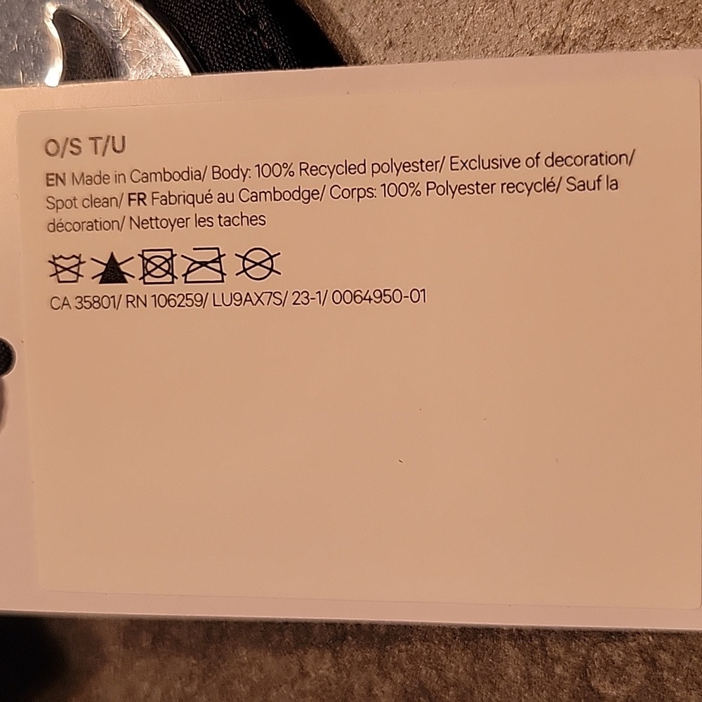 NWT Lululemon Silver Black Logo Keychain - Picture 3 of 7